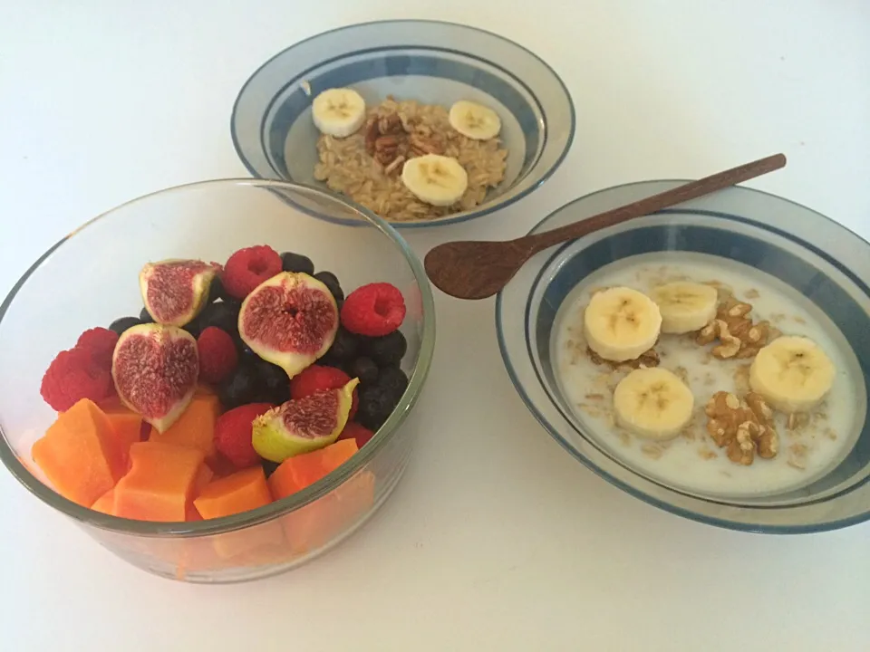 Paula oatmeal and fruit|victoria valerioさん