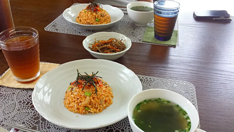 キムチと枝豆のチャーハン＆わかめスープ|くーさんさん