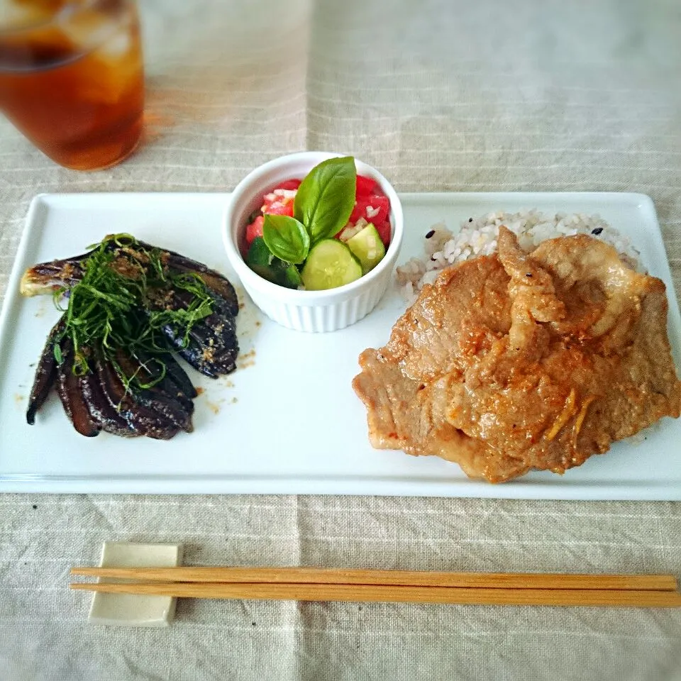 くららさんのスプーンで食べる‼夏のトマト🍅ときゅうりのサラダ⭐|TOKOさん