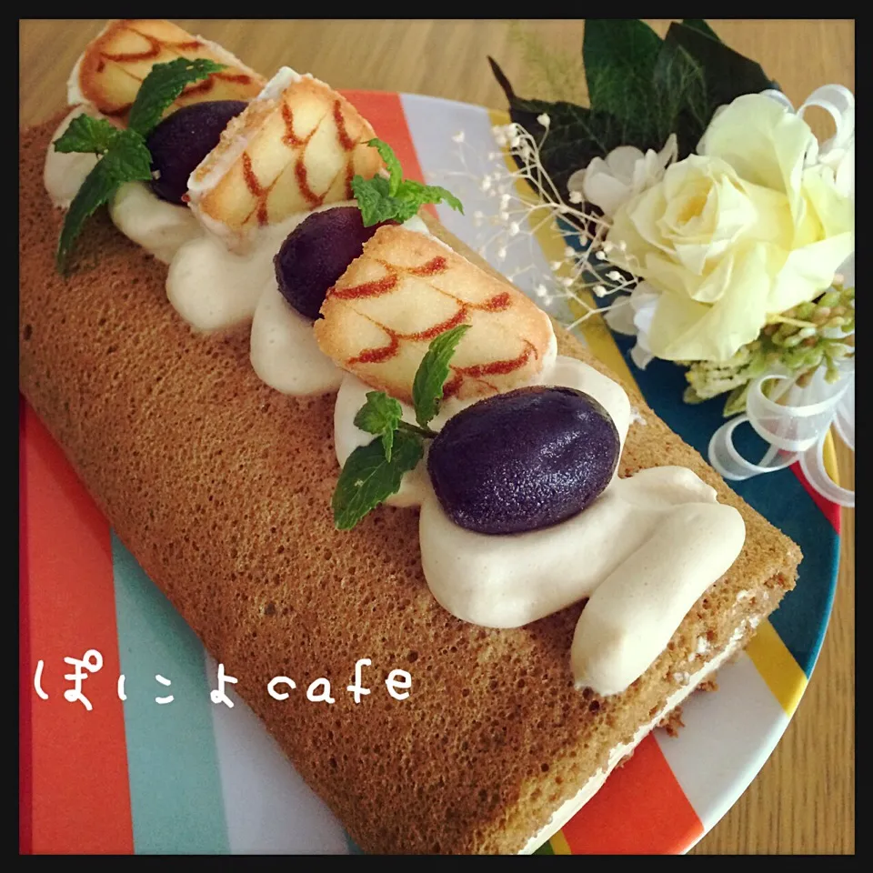 Snapdishの料理写真:ともちゃんのコーヒー好きのロールケーキ♪|ぽにょ☆さん