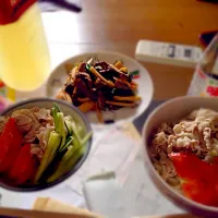 Snapdishの料理写真:青椒肉絲、冷しゃぶ麺|かっちゃまんさん