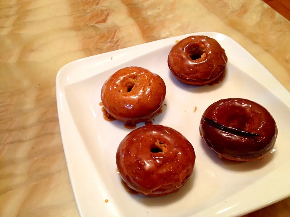 Caramel Baking Donuts|Louis Tacoさん