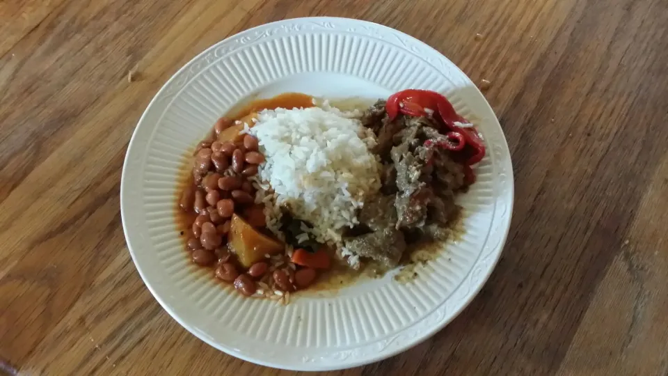 Snapdishの料理写真:Spanish Style White Rice with Pink Beans and Pepper Steak.|Frank Ortizさん