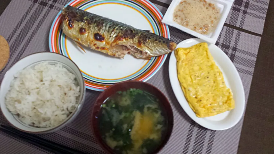 Snapdishの料理写真:鯖塩焼き、だし巻き玉子と納豆～♪|三宅章人  Akihito Miyakeさん