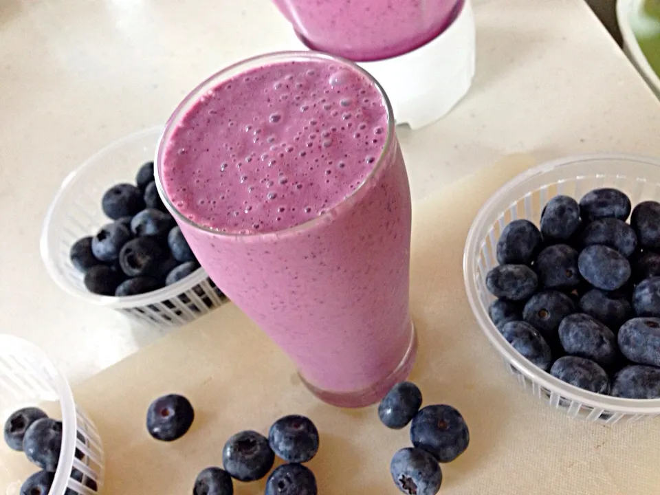 Blueberry banana smoothie|viviさん