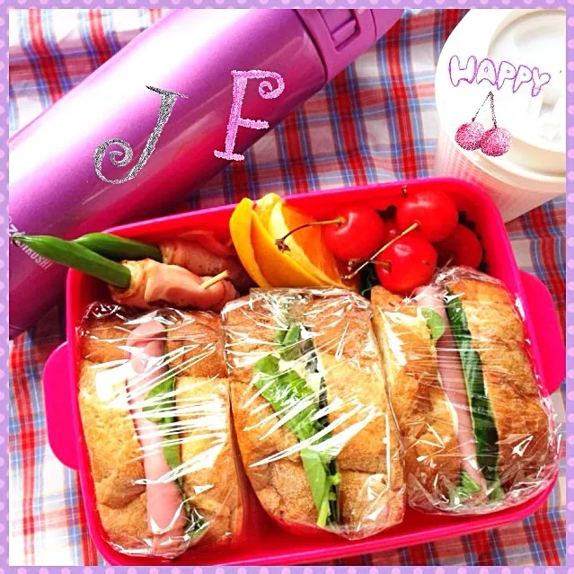 バゲットサンドイッチ弁当(⊹＾◡＾)ノo.♡ﾟ｡*|Blueberry🫐さん