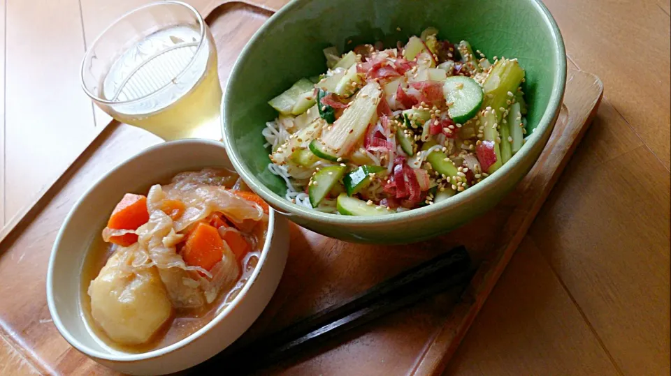 Snapdishの料理写真:ぶっかけそうめん(みょうがと、浅漬けピクルス添え)
冷やした、肉じゃが|ちびねこさん