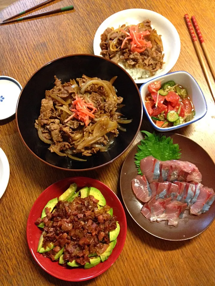 ★牛丼のうえだけ★アボカドカリカリベーコンのせ★おつくり|三宅 里美さん