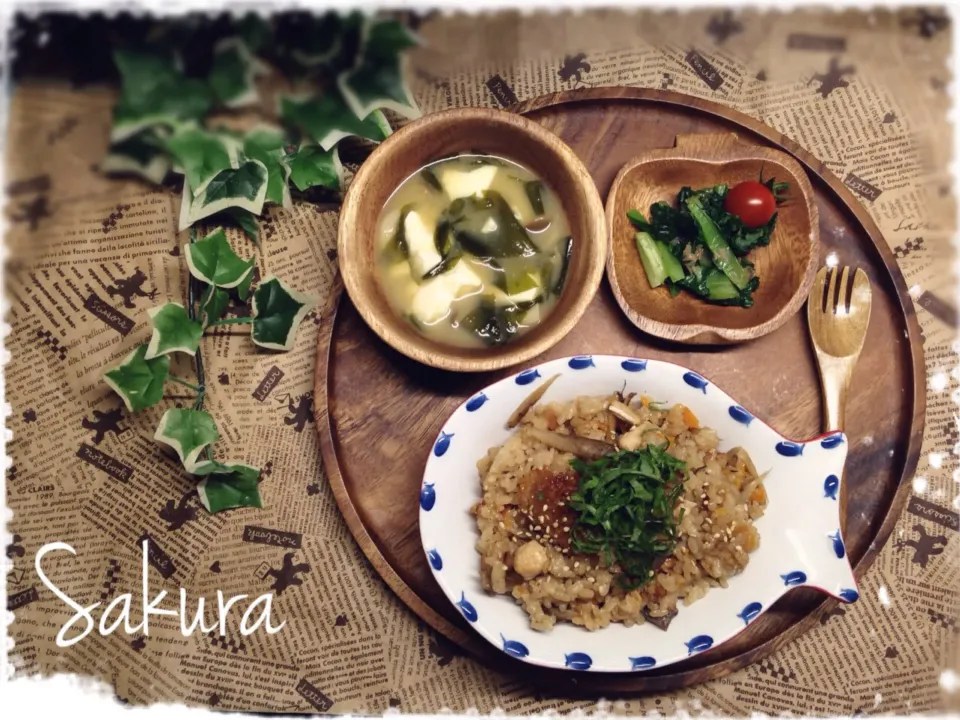 冷蔵庫一掃！！鶏ごぼう炊き込みご飯定食👍|さくちんさん