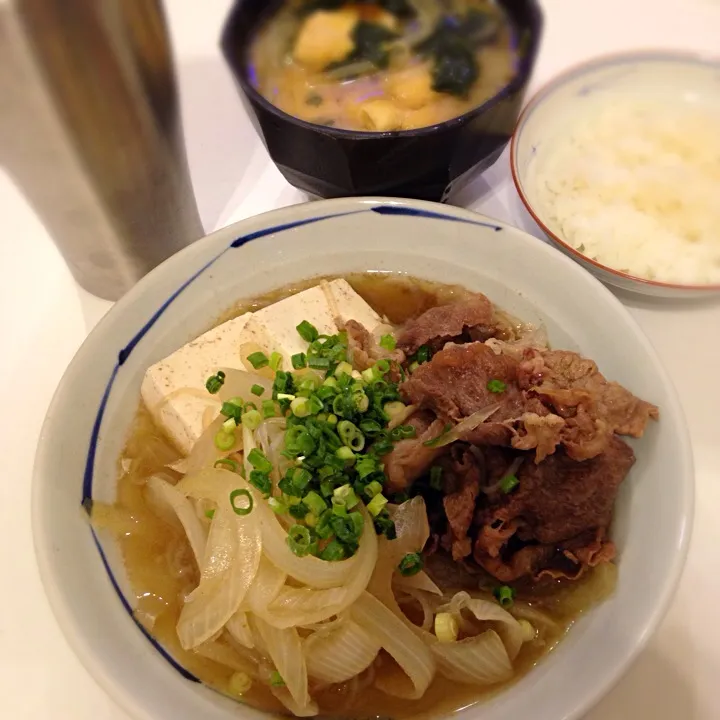 今夜のメニューは…すき焼き風煮物○ほうれん草ともやしの御味噌汁|NanaMOさん