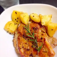 Grilled chicken with rosemary.|Hayatoさん