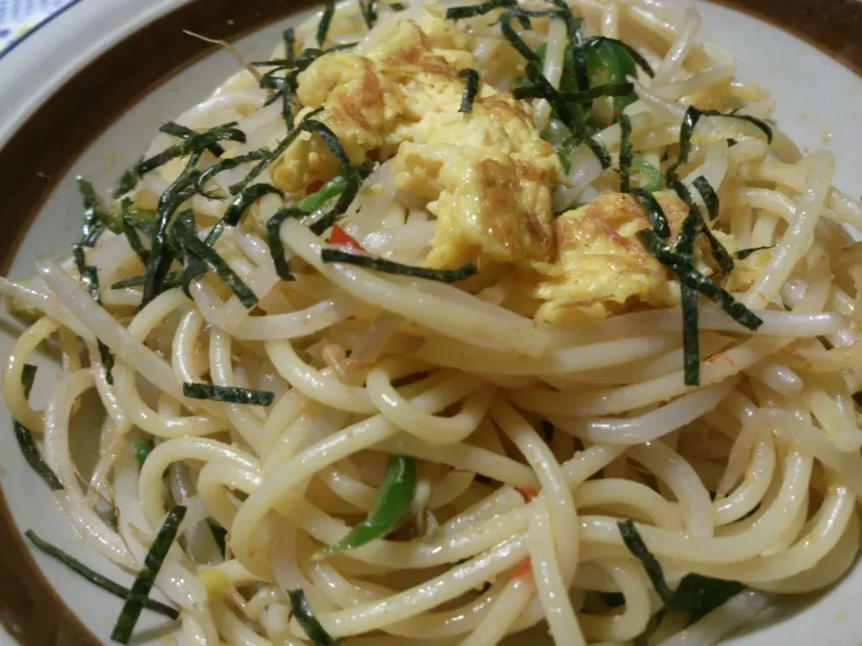 モヤシでかさ増しバター明太子スパゲティ|こやっこさん