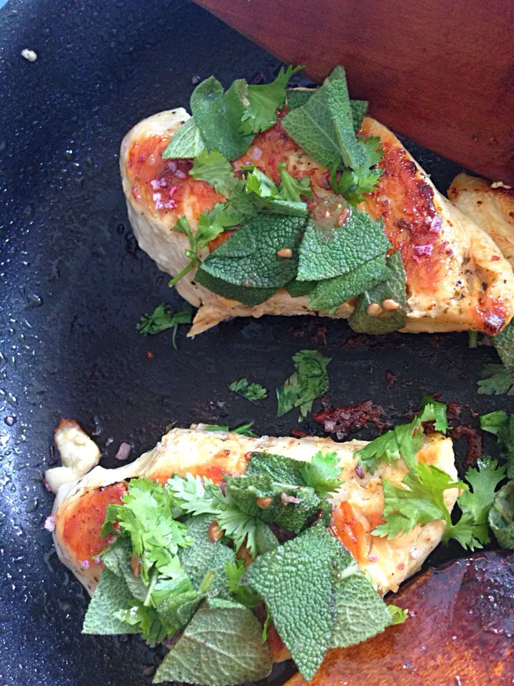 Chicken with Coconut Hibiskus Salt and herbs|Aliceさん