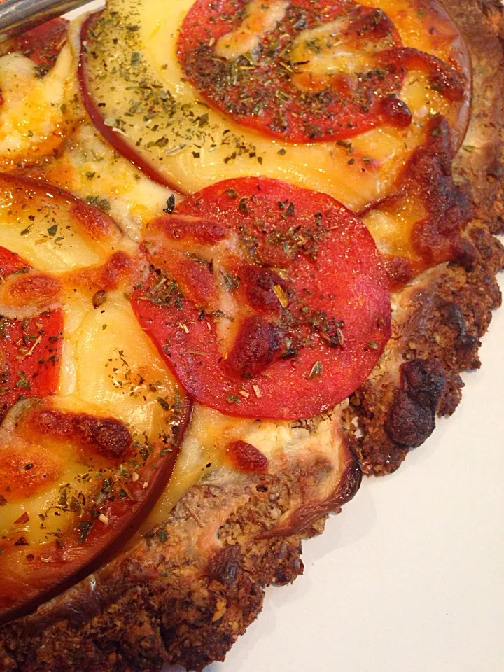 Snapdishの料理写真:Flaxseed Pizza #lowcarb #lchf #keto|Carla Arendさん