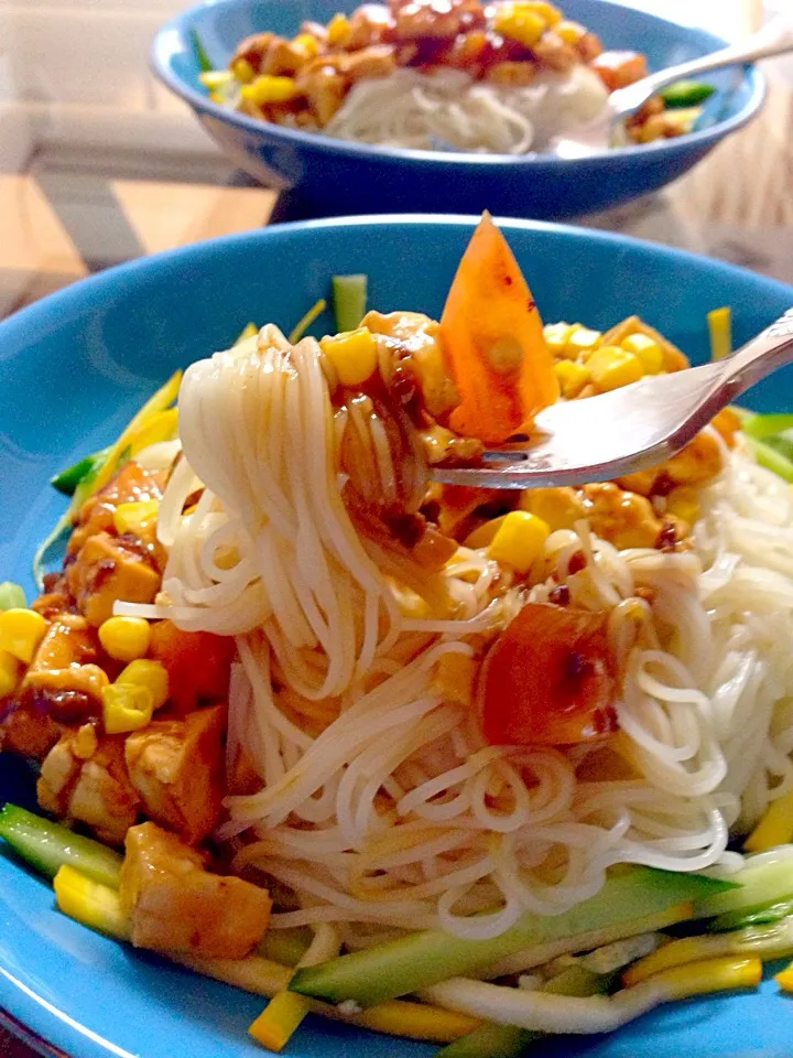 朝素麺。お豆腐とトマト🍅のじゃじゃ素麺。|Kumi_loveさん