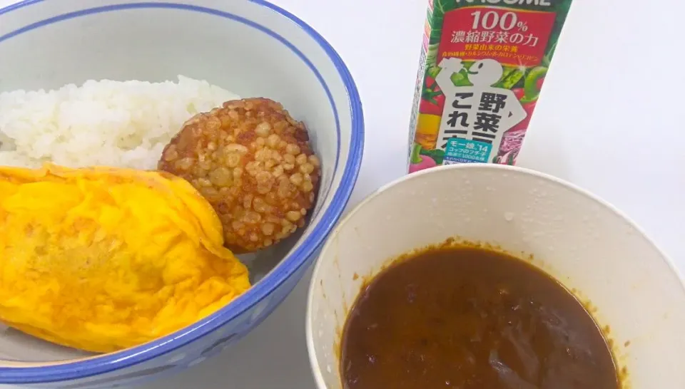 カレーライス　オムレツ、蓮根挟み揚げトッピング|sakumaさん