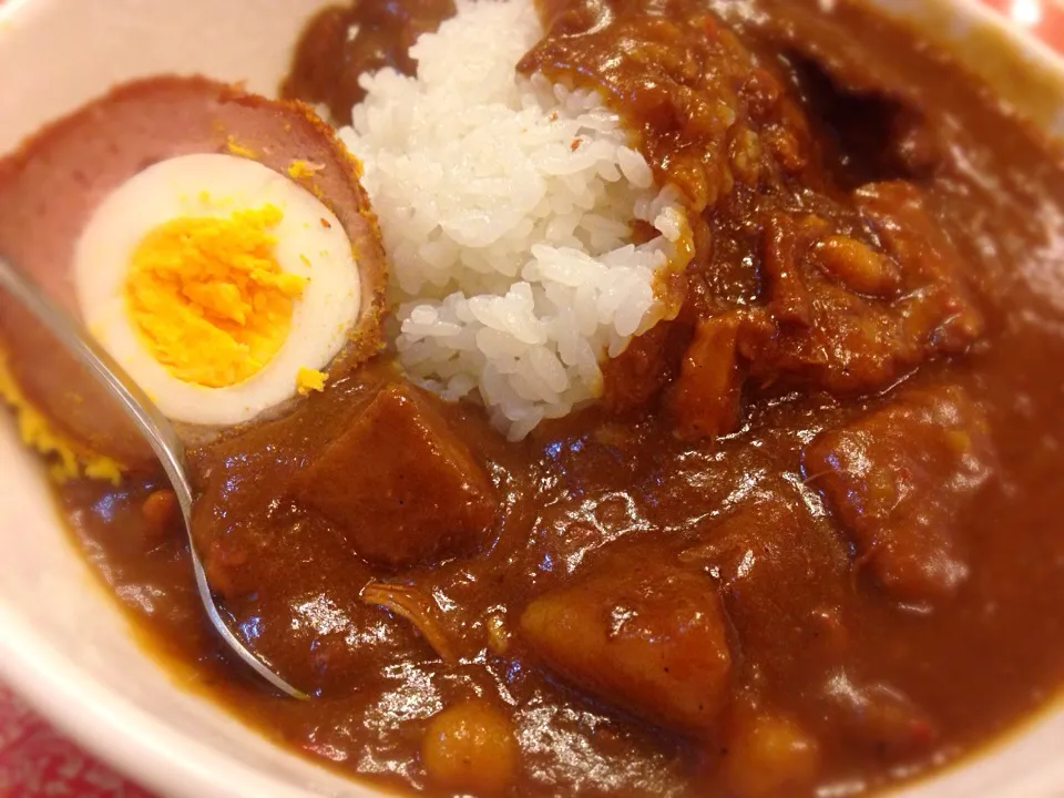 横浜中華街・龍鳳酒家 金曜ランチ限定 気まぐれカレー🍛（大盛）  バクダン💣|ゆうじ.さん