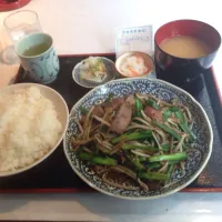 Snapdishの料理写真:レバニラ炒め定食|Toimanさん