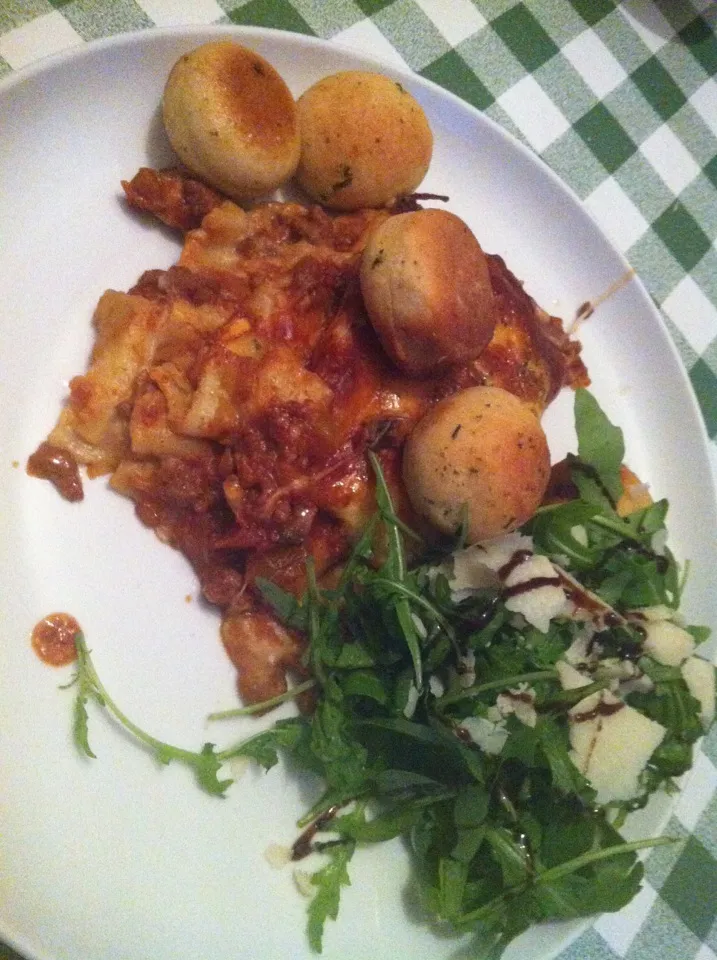 Snapdishの料理写真:Lasagne with dough balls and rocket|Emma Proe Was Duncalfさん