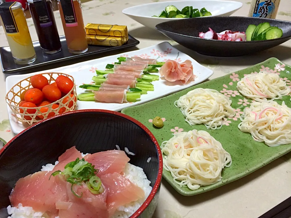 暑いからマグロ丼にそうめん🍀|makoさん