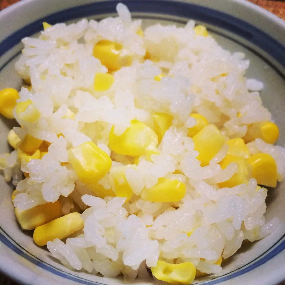 Snapdishの料理写真:トウモロコシご飯♪|なかりさん