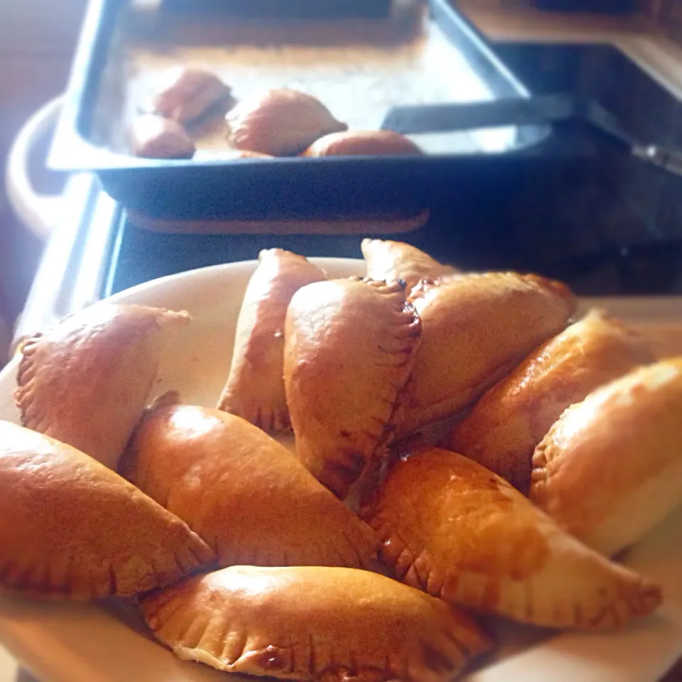 Snapdishの料理写真:golden tuna empanadas!|KC Agustinさん