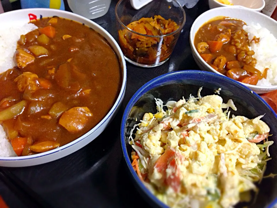 今日の晩ご飯は、飴色玉ねぎチキンカレー、マカロニサラダ。|ゆえさん