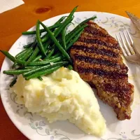 Snapdishの料理写真:Ribeye steak with mashed potatoes and greens|Angela Estevesさん