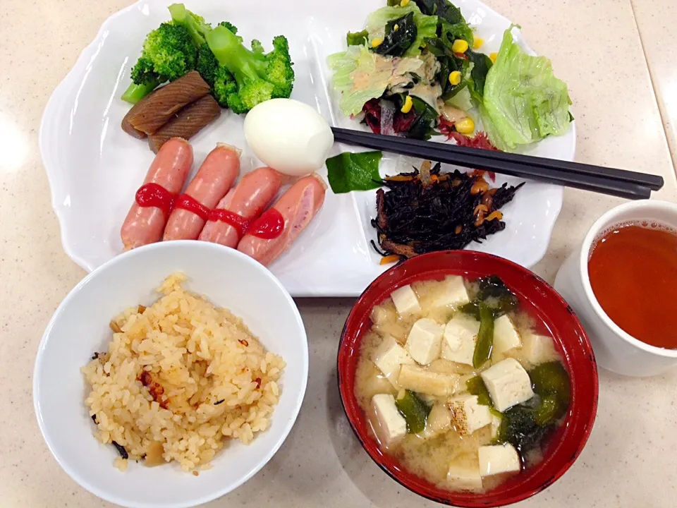 二食目。朝バイキング。ご飯以外は、できるだけ、たくさん食べます(^^)|ハルさん