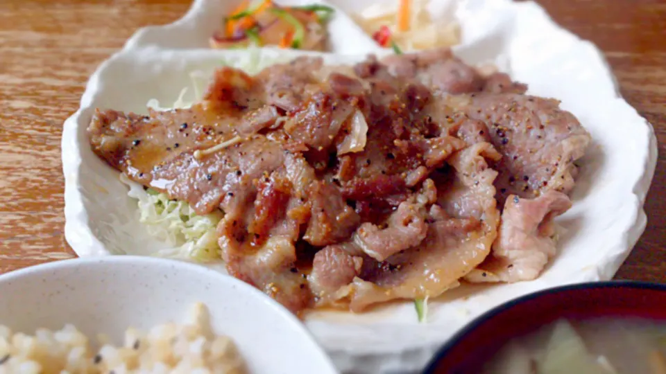 豚の生姜焼き定食|プチテンよすさん