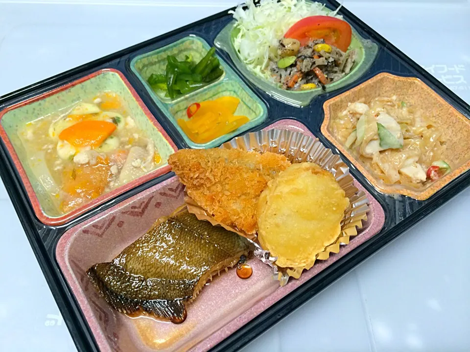 カレイの煮付け 日替わり弁当 豊川市の宅配弁当店|Naokazu Kuritaさん