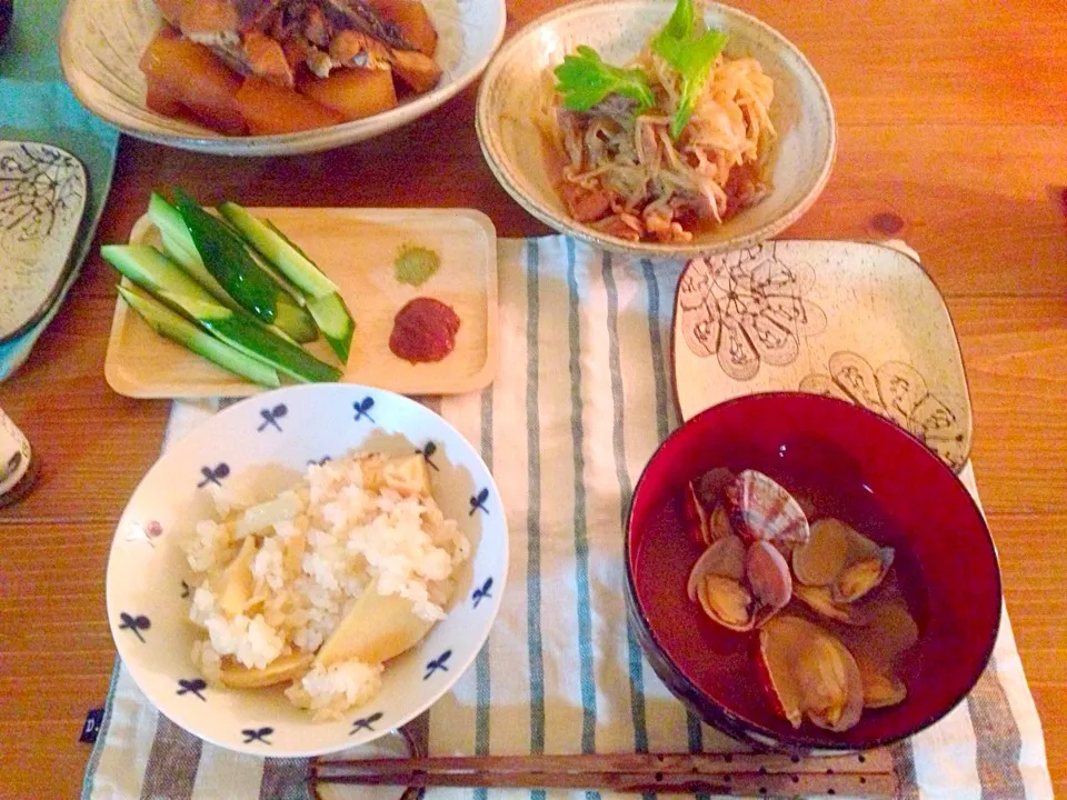 筍ご飯＆あさり汁＆ブリ大根＆キュウリスティック＆もやしと豚肉のにんにく味噌炒め♥︎|niko78さん