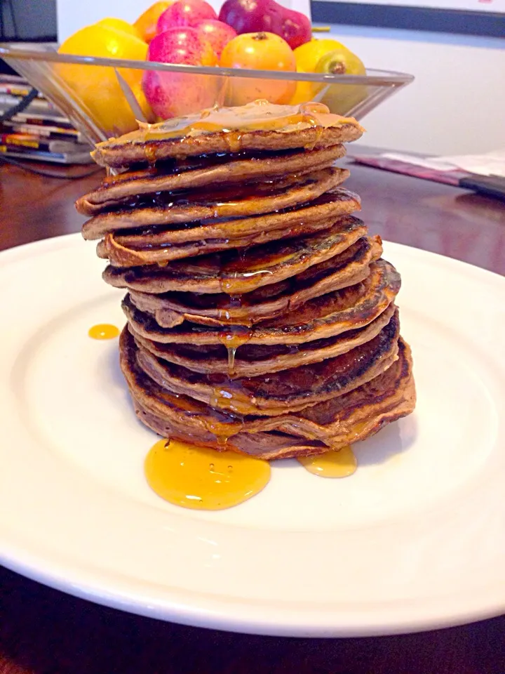 Chocolate protein pan cake with honey!|aishaさん