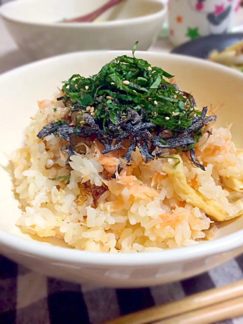 MASaさんの料理 ⭐︎ゴマ油香る鮭の炊き込み🍙|さくらさん