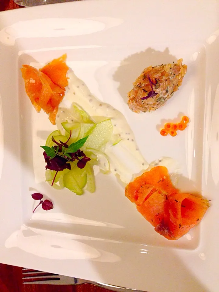 Snapdishの料理写真:Super posh salmon starter o.|Carla Arendさん