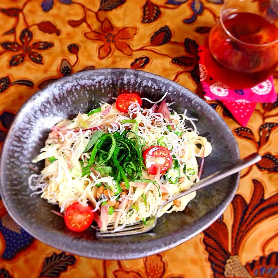 朝飯。納豆とシラスの和ハーブ冷製カッペリーニ。|kctreeさん