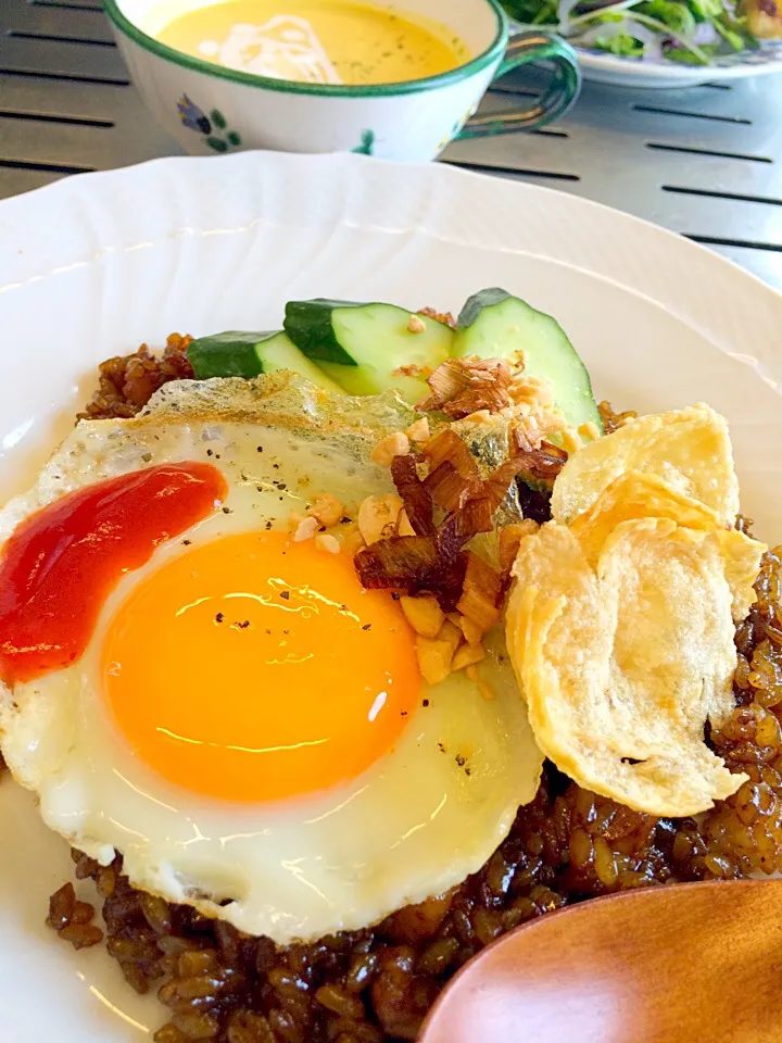 インドネシア定食〜ナシゴレン〜冷製ココナッツかぼちゃスパイシーポタージュ|抱大飯店さん