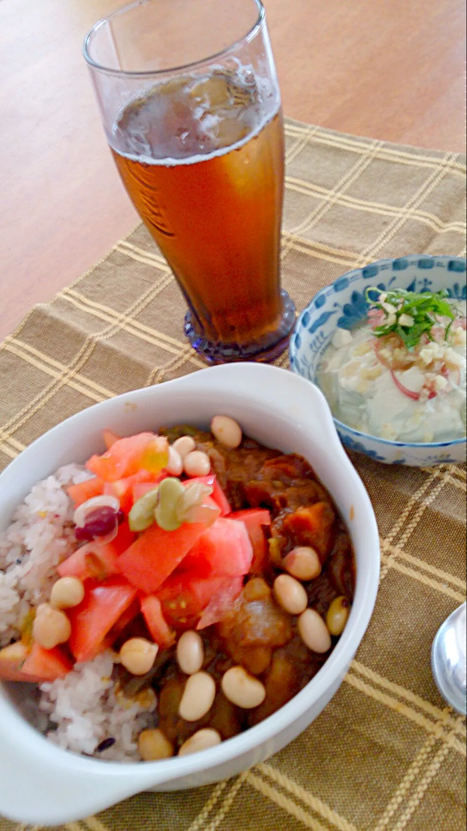 十六国米の夏野菜カレーフレッシュトマト添え＆枝豆豆腐|Atsuko Kouzaiさん