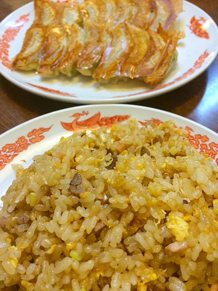 【本日の晩御飯】炒飯と餃子。(ﾟдﾟ)ｳﾏｰ|JTKさん