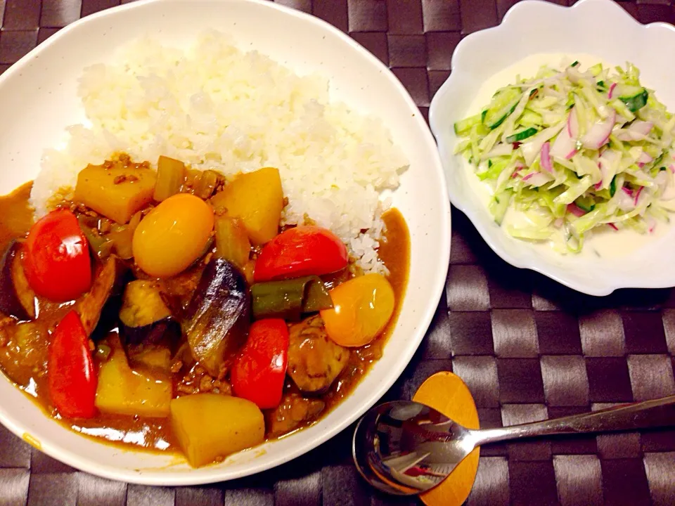 Snapdishの料理写真:ゴロゴロ夏野菜カレー♡♡|あっこぷーさん