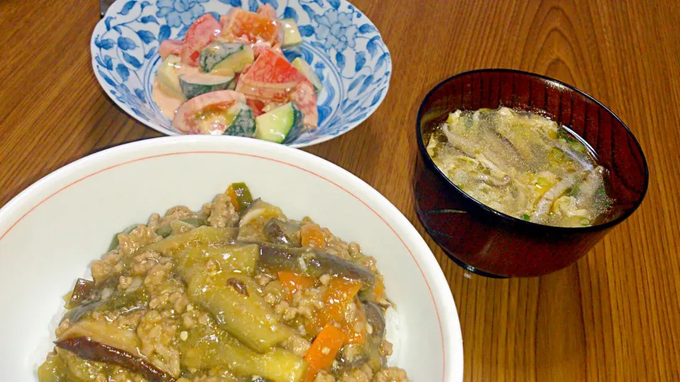 ・麻婆茄子丼
・卵の中華スープ
・トマトと胡瓜のサラダ|ようかんさん