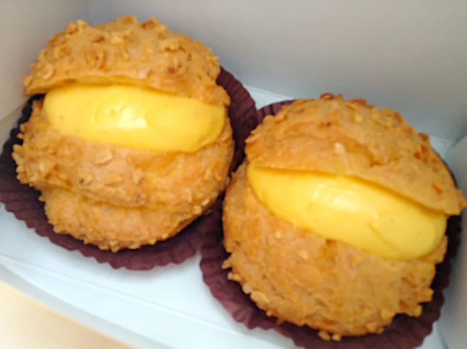 Snapdishの料理写真:CReMe PuFFs!!|GeMzKiTchさん