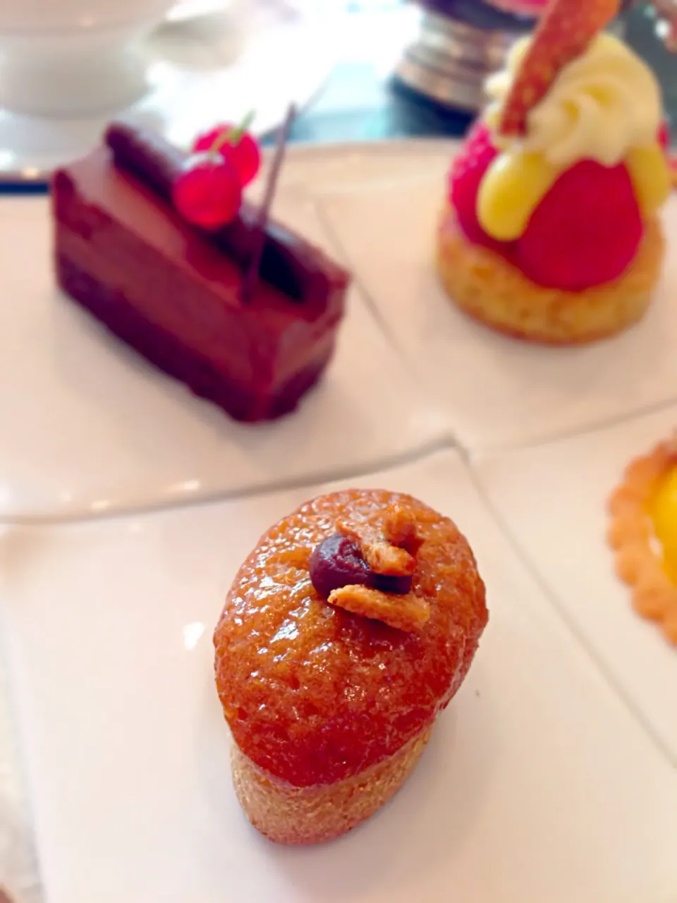 Maple financier. High tea@Tea Lounge, Regent Hotel|coxiella24さん