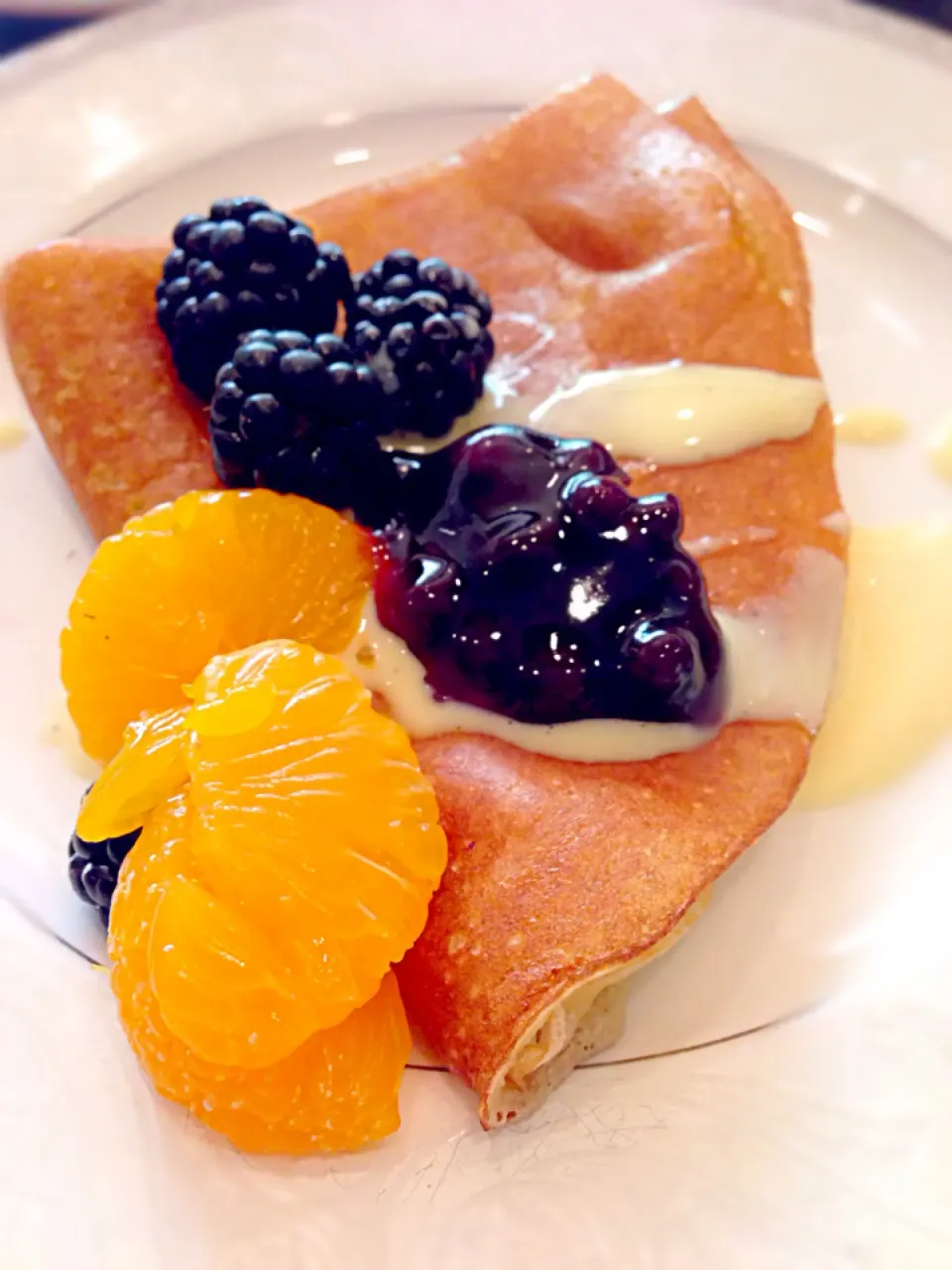 Snapdishの料理写真:Freshly made crepe. High tea@Tea Lounge, Regent Hotel|coxiella24さん