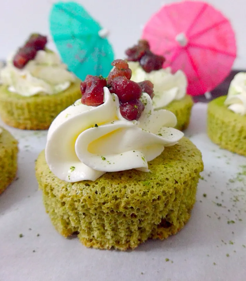 Snapdishの料理写真:Matcha Cupcakes with Buttercream and Azuki|Mich Liowさん