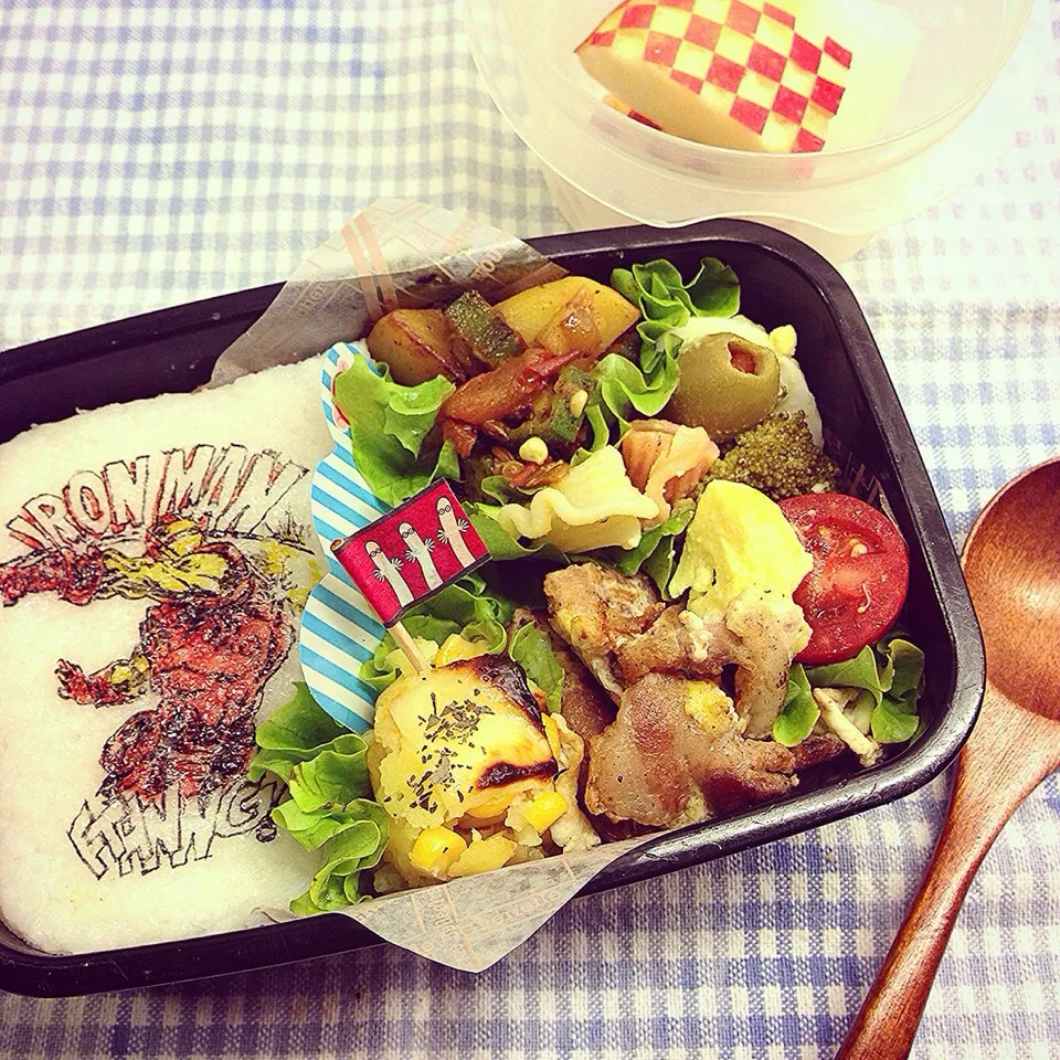 IRON MAN ⭐️ Pork piccata & deli salads lunch box. アイアンマン⭐️ポークピカタとデリサラダキャラ弁当|Yuka Nakataさん