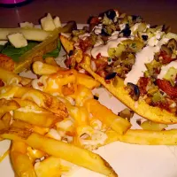 ultimate slaw dog and cheesy fries|Monica Jordanさん