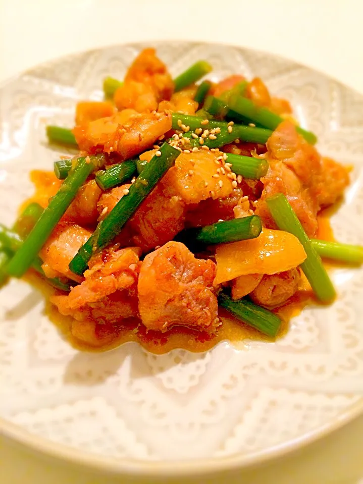 鶏肉とニンニクの芽の甘辛醤油炒め|yuminnさん