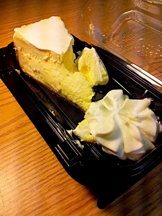 Snapdishの料理写真:Original cheesecake (from Cheesecake Factory)|Thúy Vy Hoàng Phanさん