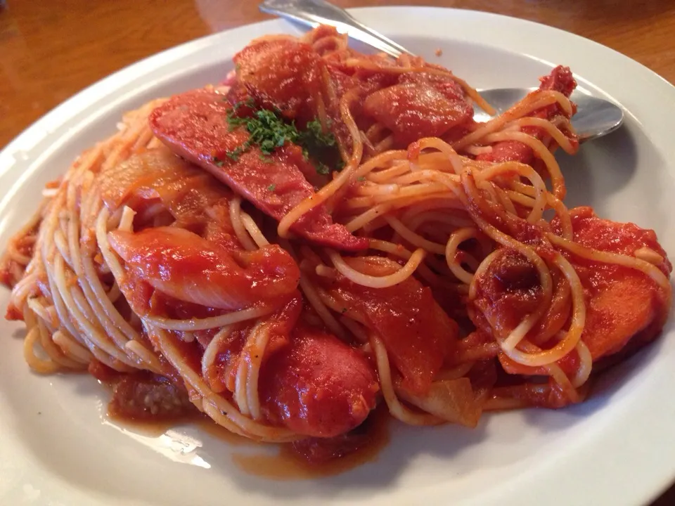 アメリカで日本的なナポリタンを。AL DENTEゆであげシステムのおかげで程よい麺の茹で加減でした。しかし人参デカイな…。|たけうちさん